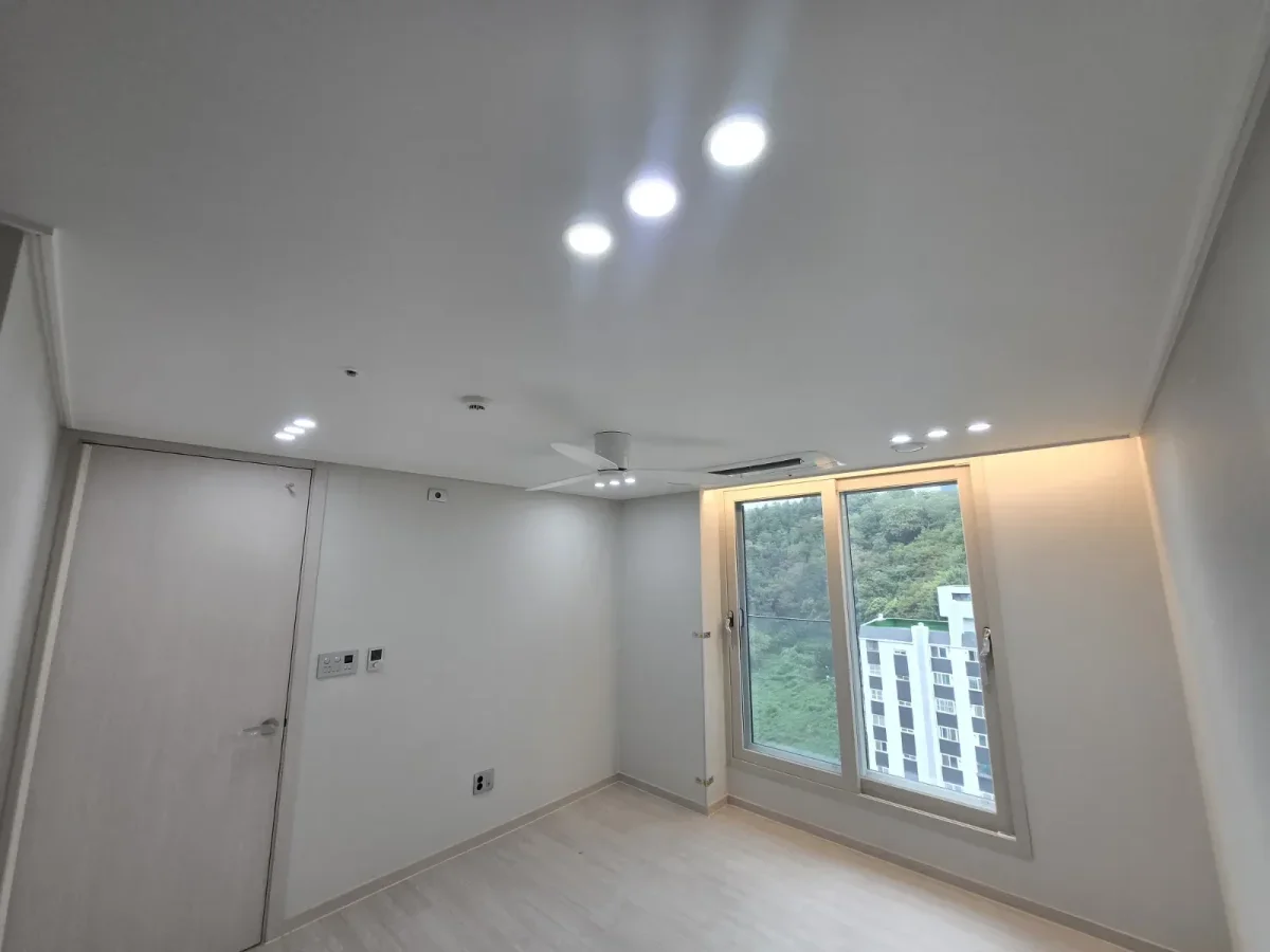 부산/롯데캐슬 인피니엘/실링팬,간접조명 시공 사진 4